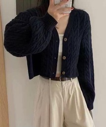 ケーブル編みVネックカーディガン