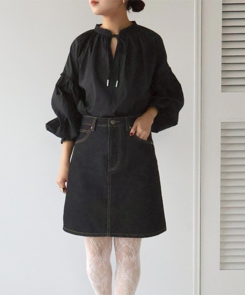 titivate(ティティベイト)の「ギャザーリボンボイルブラウス(シャツ/ブラウス・レディース・キャメル/ブラック/オフホワイト/ブルー/チェリーピンク・S/M)」の19枚目の写真