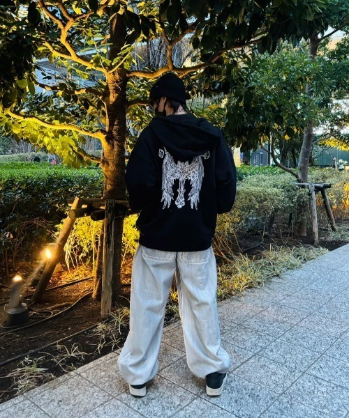 OY（オーワイ）の「『OY/オーワイ』 RAW HEM STITCHED WIDE VOLUME PANTS/ローヘム ステッチ ワイドボリュームパンツ（デニムパンツ・レディース・グレー・L/M）」の9枚目の写真