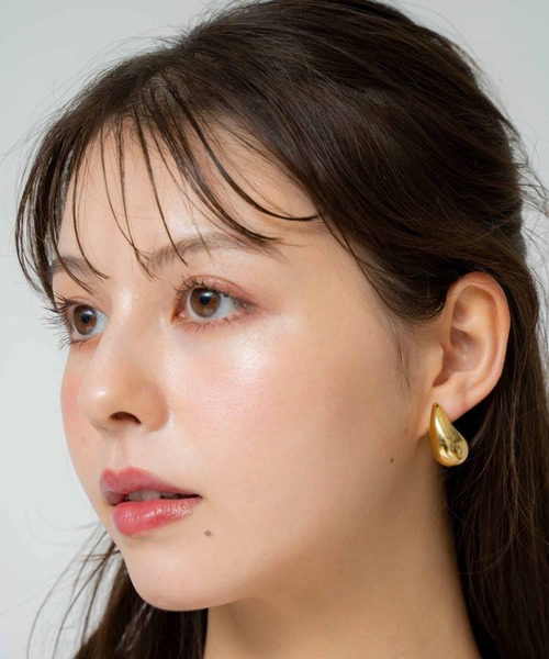 NOELA（ノエラ）の「ぷっくりピアス（ピアス（両耳用）・レディース・シルバー/ゴールド・フリー）」の2枚目の写真