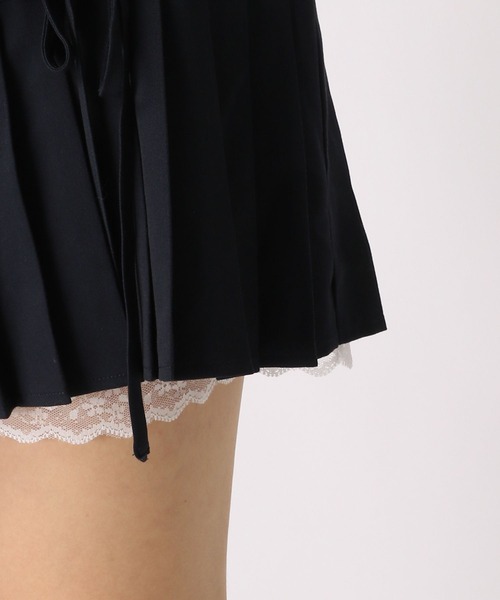 FOREVER 21(フォーエバー トゥエンティーワン)の「【2025SS】レースレイヤードプリーツミニスカート(スカート・レディース・ネイビー/グレー・SMALL/MEDIUM)」の22枚目の写真