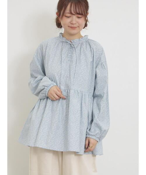 Samansa Mos2（サマンサ モスモス）の「花柄フリルカラーブラウス（シャツ/ブラウス・レディース・ブルー/ブラック/オフホワイト・F）」の7枚目の写真