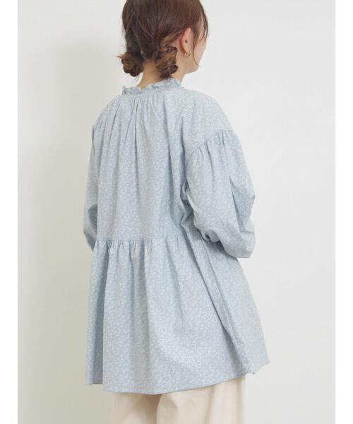 Samansa Mos2（サマンサ モスモス）の「花柄フリルカラーブラウス（シャツ/ブラウス・レディース・ブルー/ブラック/オフホワイト・F）」の8枚目の写真