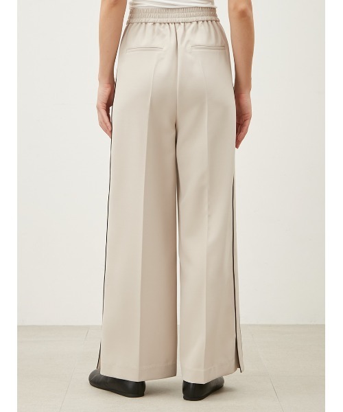 Mila Owen（ミラオーウェン）の「ウエストゴムパイピングラインジャージパンツ（その他パンツ・レディース・ベージュ/ネイビー/ブラック・0/1）」の6枚目の写真