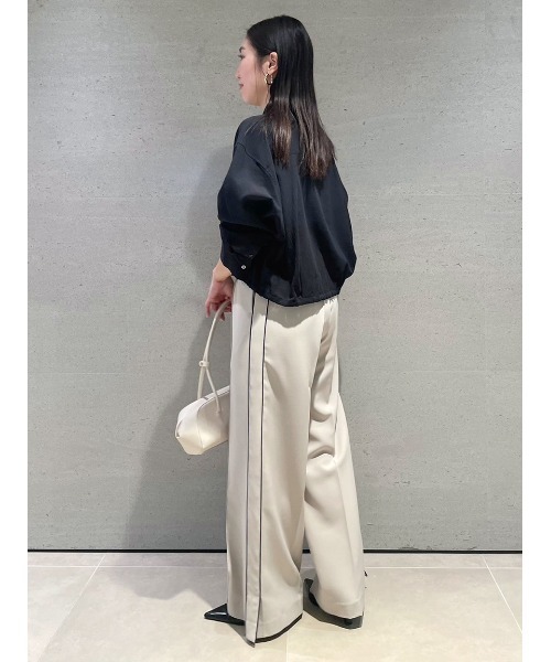 Mila Owen（ミラオーウェン）の「ウエストゴムパイピングラインジャージパンツ（その他パンツ・レディース・ベージュ/ネイビー/ブラック・0/1）」の15枚目の写真