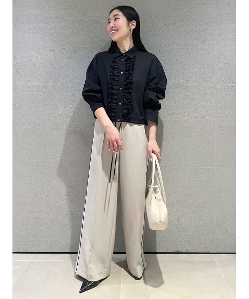 Mila Owen（ミラオーウェン）の「ウエストゴムパイピングラインジャージパンツ（その他パンツ・レディース・ベージュ/ネイビー/ブラック・0/1）」の14枚目の写真