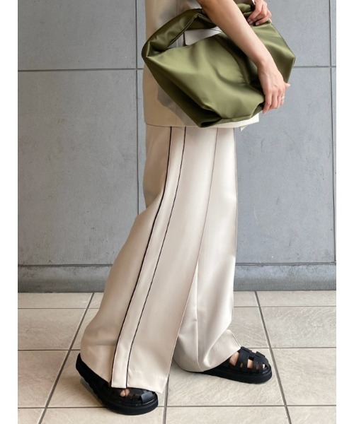 Mila Owen（ミラオーウェン）の「ウエストゴムパイピングラインジャージパンツ（その他パンツ・レディース・ベージュ/ネイビー/ブラック・0/1）」の18枚目の写真