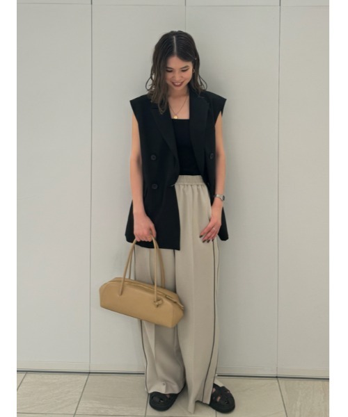 Mila Owen（ミラオーウェン）の「ウエストゴムパイピングラインジャージパンツ（その他パンツ・レディース・ベージュ/ネイビー/ブラック・0/1）」の19枚目の写真