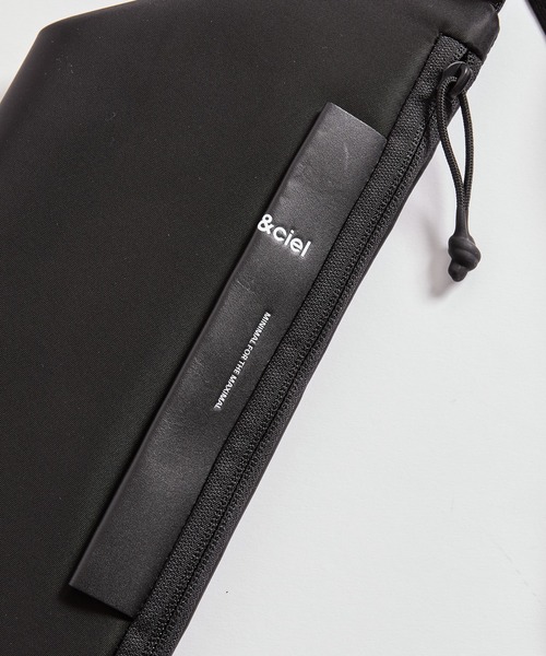 Cote&Ciel（コートエシエル）の「【Cote＆Ciel/コートエシエル】ISARAU XS（ショルダーバッグ）（ショルダーバッグ・メンズ・ブラック・FREE）」の4枚目の写真