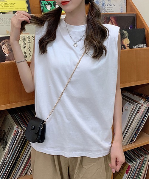 Asterellivi(アステレリビ)の「クルーネックノースリーブカットソー(Tシャツ/カットソー・レディース・ベージュ/ブラック/ホワイト・FREE)」の7枚目の写真