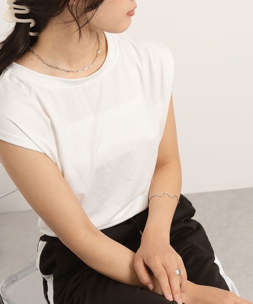 Asterellivi(アステレリビ)の「クルーネックノースリーブカットソー(Tシャツ/カットソー・レディース・ベージュ/ブラック/ホワイト・FREE)」の13枚目の写真