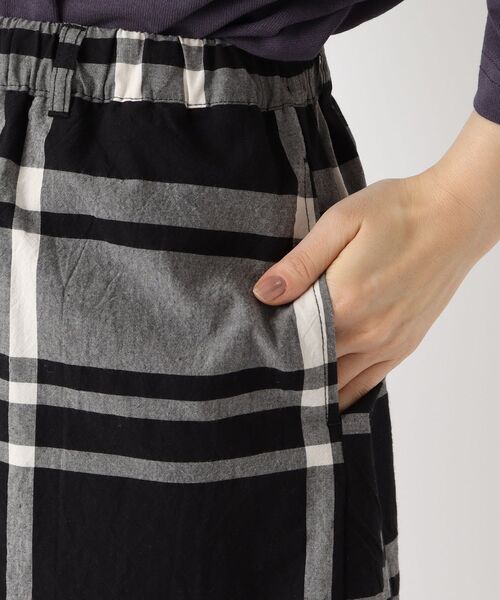 one'sterrace(ワンズテラス)の「強撚コットン 9分丈ワイドパンツ(その他パンツ・レディース・ブルー系その他7/ベージュ系8/ブラック系8・02)」の8枚目の写真