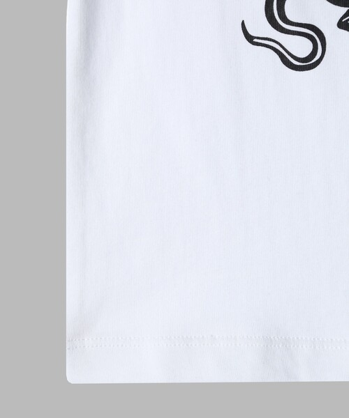 agnes b.（アニエスベー）の「ベビー アイコニック コットン 半袖 Tシャツ "Lezard"（Tシャツ/カットソー・キッズ・ホワイト・2YEAR/6MONTH/1YEAR/18M）」の2枚目の写真