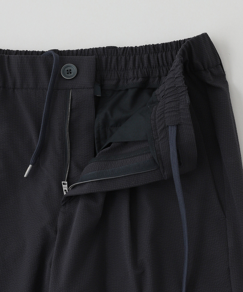 HERNO(ヘルノ)の「HERNO (ヘルノ) SeerSucker Stretch easy pt PT000093U(スラックス・メンズ・ネイビー・48/46)」の3枚目の写真