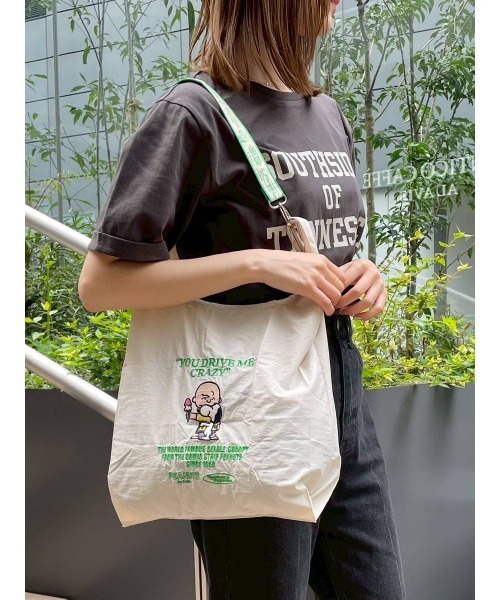 PEANUTS（ピーナッツ）の「[ポケッタブル仕様]【PEANUTS】2WAYストラップ付きバッグ（エコバッグ/サブバッグ・レディース・ライトグレー/ブラック/アイボリー/ライトブルー/チャコール/シルバーグレー/ライトブラウン・0）」の6枚目の写真