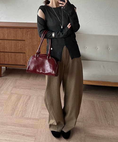 MUHET(ミュエータ)の「waist slit curve slacks pants / ウエストスリットカーブスラックスパンツ(スラックス・レディース・チャコールグレー/ベージュ・MEDIUM/SMALL)」の2枚目の写真