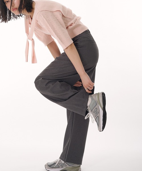 MUHET(ミュエータ)の「waist slit curve slacks pants / ウエストスリットカーブスラックスパンツ(スラックス・レディース・チャコールグレー/ベージュ・MEDIUM/SMALL)」の22枚目の写真