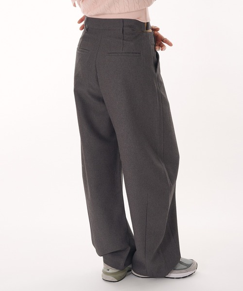 MUHET（ミュエータ）の「waist slit curve slacks pants