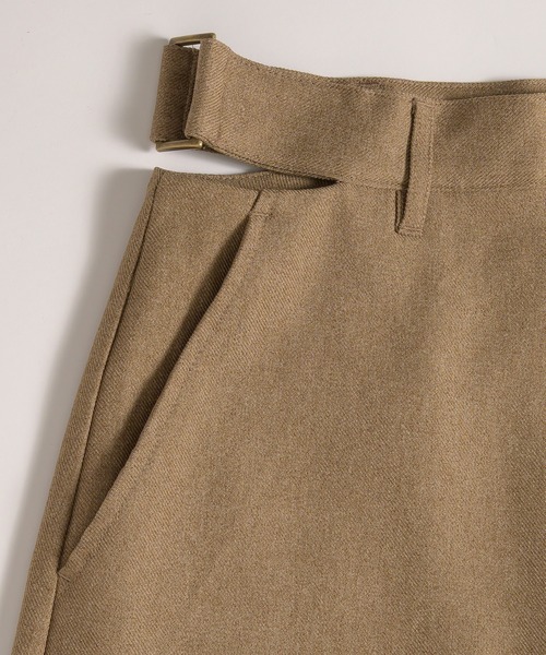 MUHET(ミュエータ)の「waist slit curve slacks pants / ウエストスリットカーブスラックスパンツ(スラックス・レディース・チャコールグレー/ベージュ・MEDIUM/SMALL)」の9枚目の写真