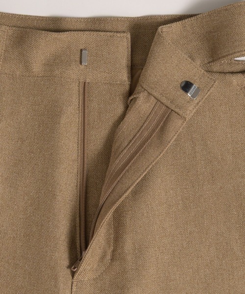 MUHET(ミュエータ)の「waist slit curve slacks pants / ウエストスリットカーブスラックスパンツ(スラックス・レディース・チャコールグレー/ベージュ・MEDIUM/SMALL)」の11枚目の写真