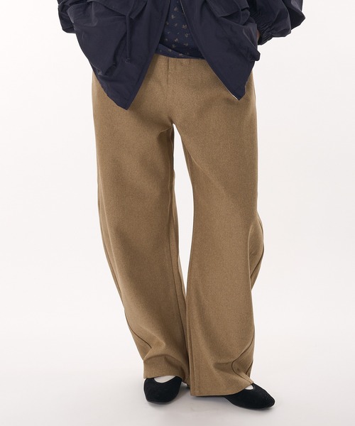 MUHET(ミュエータ)の「waist slit curve slacks pants / ウエストスリットカーブスラックスパンツ(スラックス・レディース・チャコールグレー/ベージュ・MEDIUM/SMALL)」の17枚目の写真