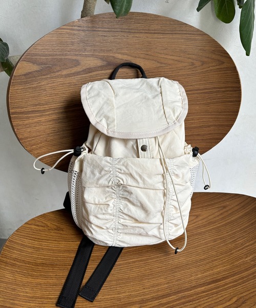 DouDou(ドゥドゥ)の「【WEB限定】パッカブルリュック(バックパック/リュック・レディース・アイボリー/ブラック・FREE)」の6枚目の写真