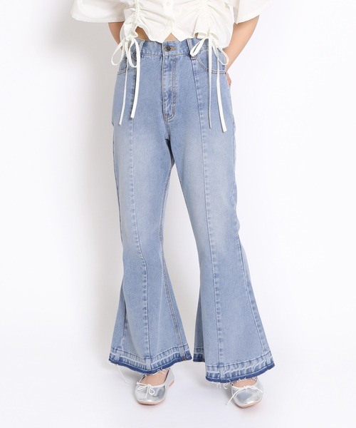 PUNYUS(プニュズ)の「カットオフデニムフレアパンツ(デニムパンツ・レディース・ブラック/ライトブルー・1/2/4/3)」の22枚目の写真