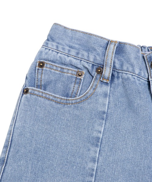 PUNYUS(プニュズ)の「カットオフデニムフレアパンツ(デニムパンツ・レディース・ブラック/ライトブルー・1/2/4/3)」の12枚目の写真