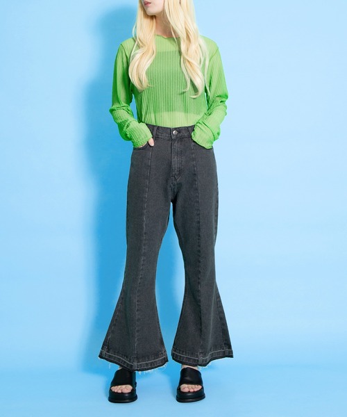 PUNYUS(プニュズ)の「カットオフデニムフレアパンツ(デニムパンツ・レディース・ブラック/ライトブルー・1/2/4/3)」の21枚目の写真