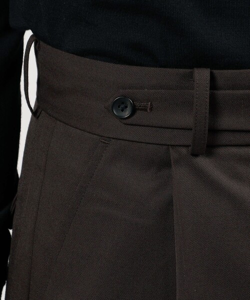 HAVERSACK(ハバーザック)の「HAVERSACK ATTIRE ポリエステルウール 1P ワイドパンツ(スラックス・メンズ・ダークブラウン・M/L)」の2枚目の写真