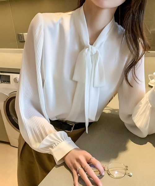 Miniministore(ミニミニストア)の「リボンタイブラウスプリーツシャツ 長袖(シャツ/ブラウス・レディース・ホワイト・FREE)」の4枚目の写真