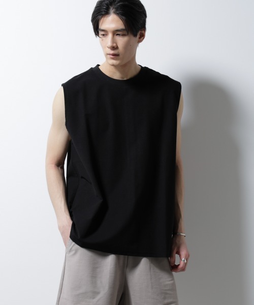 NANO universe（ナノユニバース）の「「MC」coveross(R)ツイル調 冷感プレーティング天竺ノースリーブ（タンクトップ・メンズ・ブラック/ホワイト・L/M）」の3枚目の写真