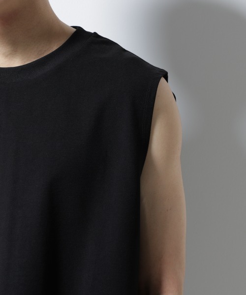 NANO universe（ナノユニバース）の「「MC」coveross(R)ツイル調 冷感プレーティング天竺ノースリーブ（タンクトップ・メンズ・ブラック/ホワイト・L/M）」の20枚目の写真