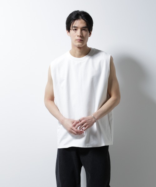 NANO universe（ナノユニバース）の「「MC」coveross(R)ツイル調 冷感プレーティング天竺ノースリーブ（タンクトップ・メンズ・ブラック/ホワイト・L/M）」の10枚目の写真
