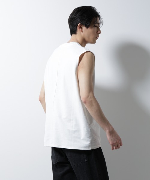 NANO universe（ナノユニバース）の「「MC」coveross(R)ツイル調 冷感プレーティング天竺ノースリーブ（タンクトップ・メンズ・ブラック/ホワイト・L/M）」の11枚目の写真