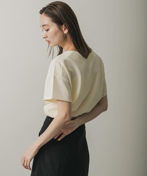 SENSE OF PLACE by URBAN RESEARCH(センスオブプレイスバイアーバンリサーチ)の「ミラノリブVネックTシャツ(Tシャツ/カットソー・レディース・チャコールグレー/ブラック/オフホワイト/ホワイト系その他/ライトカーキ・ONE)」の18枚目の写真