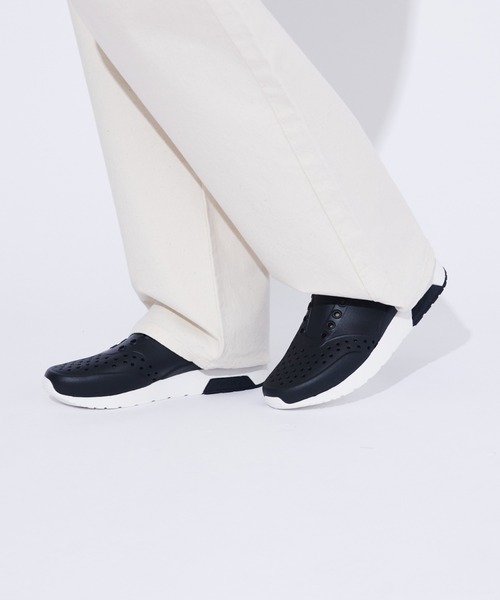 Native(ネイティブ)の「【Native Shoes/ネイティブシューズ】LENNOX WANDERFOAM/軽量/シューズ【WEB限定】(スリッポン・レディース・ブラック/ホワイト・23.5/25.5/24.5)」の7枚目の写真