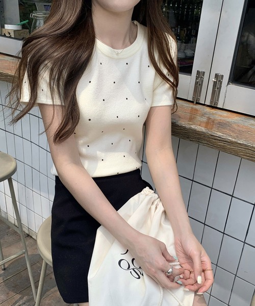 LAFFMO（ラフモ）の「クルーネックドット半袖ニット（Tシャツ/カットソー・レディース・ブラック/ホワイト/ベージュ/グレー・F）」の15枚目の写真