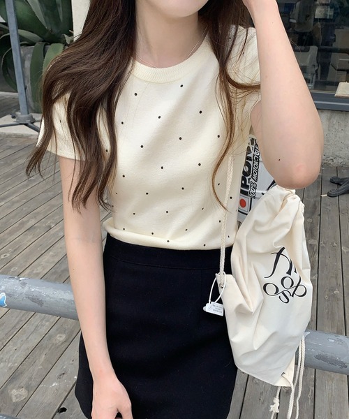 LAFFMO（ラフモ）の「クルーネックドット半袖ニット（Tシャツ/カットソー・レディース・ブラック/ホワイト/ベージュ/グレー・F）」の19枚目の写真