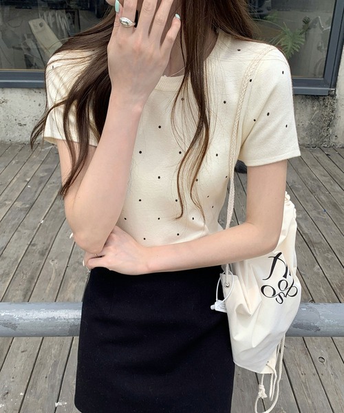 LAFFMO（ラフモ）の「クルーネックドット半袖ニット（Tシャツ/カットソー・レディース・ブラック/ホワイト/ベージュ/グレー・F）」の20枚目の写真
