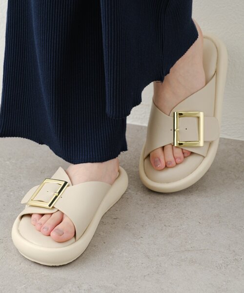 CIAOPANIC TYPY（チャオパニックティピー）の「バックルベルト厚底サンダル（サンダル・レディース・ブラウン/ブラック/アイボリー・SMALL/MEDIUM/LARGE）」の2枚目の写真