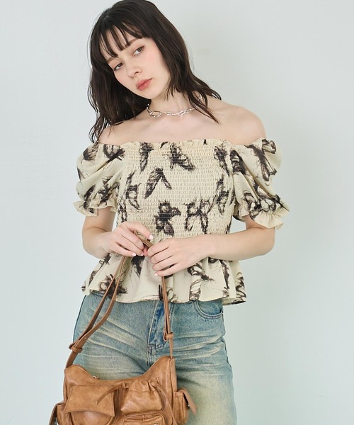 ANAP（アナップ）の「バタフライ ペプラム ブラウス（シャツ/ブラウス・レディース・アイボリー/ブラック・FREE）」の2枚目の写真