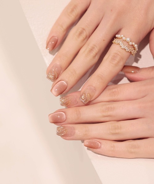 Anail（エーネイル）の「3D水光ネイルピンクベージュマグネットラメグラデーションストーンショートスクエアネイルチップ（ネイルシール/ネイルチップ・レディース・ナチュラル・SMALL/MEDIUM/LARGE）」の6枚目の写真