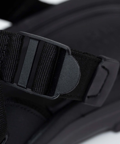 UNIVERSAL OVERALL(ユニバーサルオーバーオール)の「【WEB限定】【ATHLETAコラボ】UNIVERSAL OVERALL / “UO31” サンダル(サンダル・メンズ・ブラック・5/6/7/8/9)」の13枚目の写真