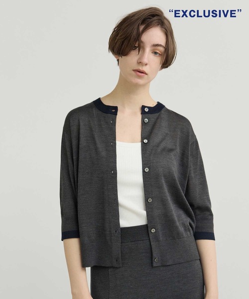 CINOH(チノ)の「【CINOH/チノ】別注 Washable Silk Half Sleeve Cardigan/ウォッシャブルシルクハーフスリーブカーディガン(カーディガン/ボレロ・レディース・ブラック/ブルー/キナリ/ダークグレー・36/38)」の4枚目の写真