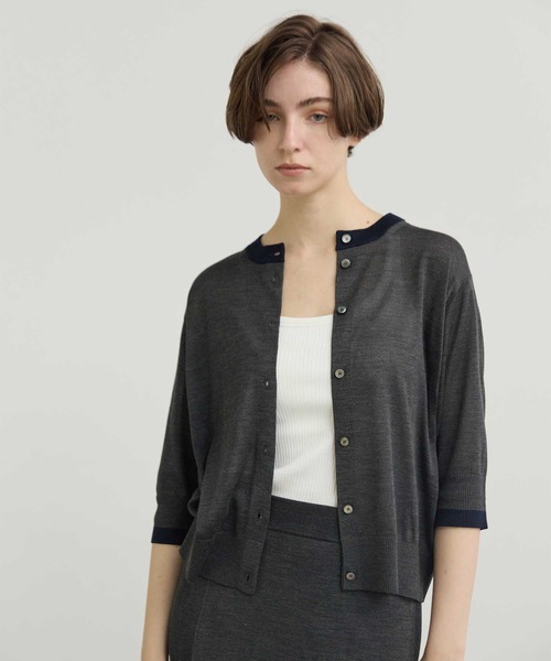CINOH(チノ)の「【CINOH/チノ】別注 Washable Silk Half Sleeve Cardigan/ウォッシャブルシルクハーフスリーブカーディガン(カーディガン/ボレロ・レディース・ブラック/ブルー/キナリ/ダークグレー・36/38)」の8枚目の写真