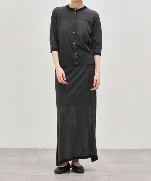 CINOH(チノ)の「【CINOH/チノ】別注 Washable Silk Half Sleeve Cardigan/ウォッシャブルシルクハーフスリーブカーディガン(カーディガン/ボレロ・レディース・ブラック/ブルー/キナリ/ダークグレー・36/38)」の9枚目の写真