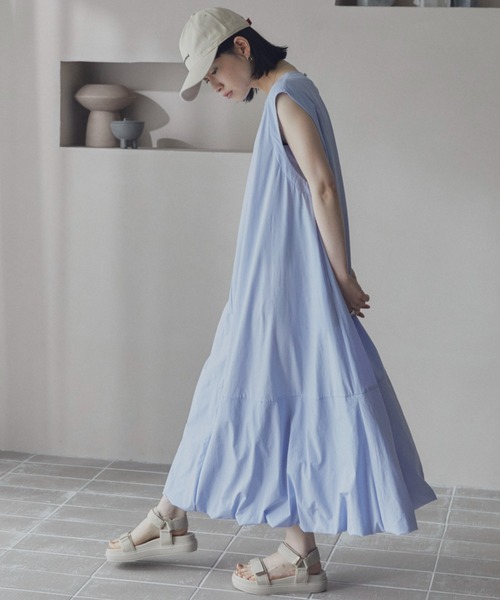 Doux archives（ドゥアルシーヴ）の「ベルトサンダル（サンダル・レディース・ブラック/アイボリー・23.5/24.5）」の4枚目の写真