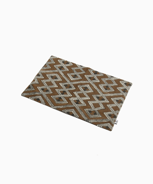 JOURNAL STANDARD（ジャーナルスタンダード）の「REDAD AND FLUFFY*stand KUBA table placem（食器・メンズ・アイボリー/チョコ/ブラウン系その他・FREE）」の2枚目の写真