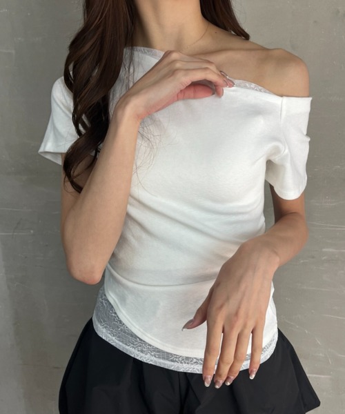 tolene(トレネ)の「ネックデザインレース使いフェイクレイヤードワンショルダー半袖T(タンクトップ・レディース・ホワイト/ブラック・FREE)」の4枚目の写真